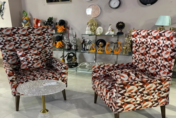 Wingback Chair with 3D Print Fabric, 4-Inch HR Foam & 16×16-Inch Pillow